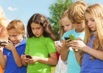 Photo de ÉCRANS : COMMENT ACCOMPAGNER NOS ENFANTS ?