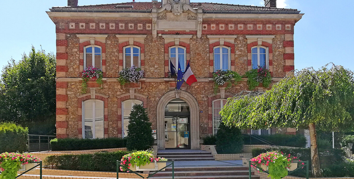 façade de la mairie de Noisy-le-Roi